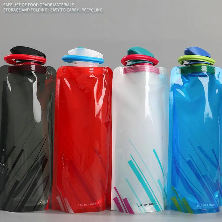 Custom 700ml Protable Pliant Water Bottler Wide Mouth Big Capaction Outdoor Sport Water Ketter avec poignée 4 Couleur