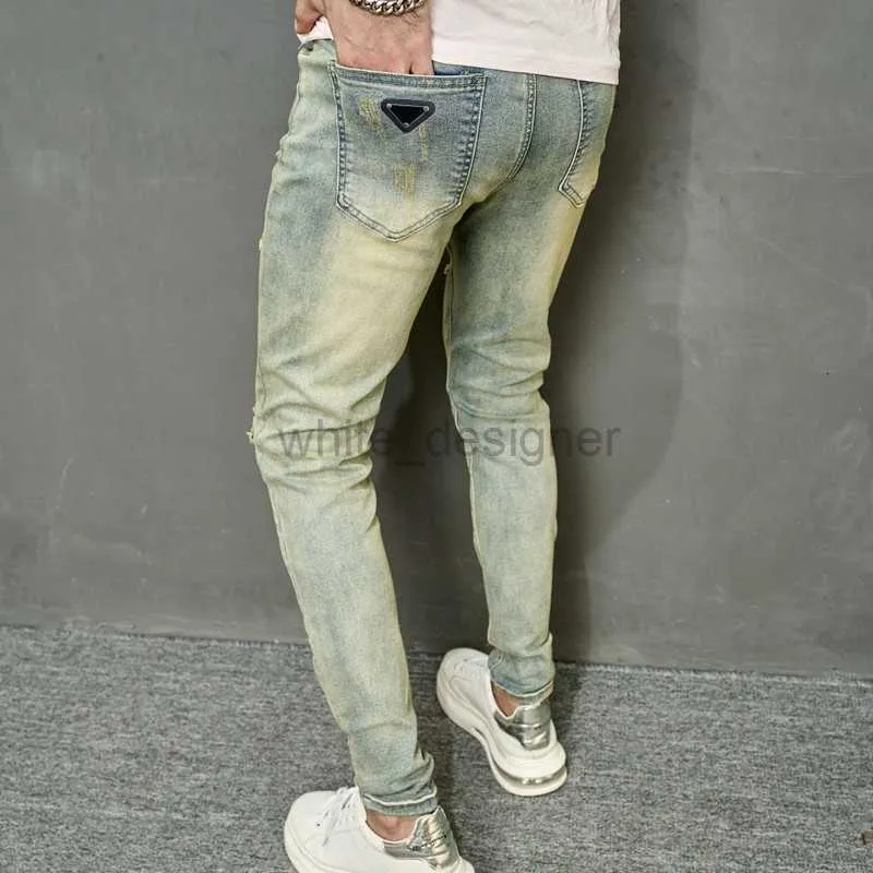 Designer dżinsy dla męskich Nowe męskie Slim Fit Elastyczne małe dżinsy z prostymi nogami Spersonalizowane modne spodnie męskie spodnie Trend Modne spodni