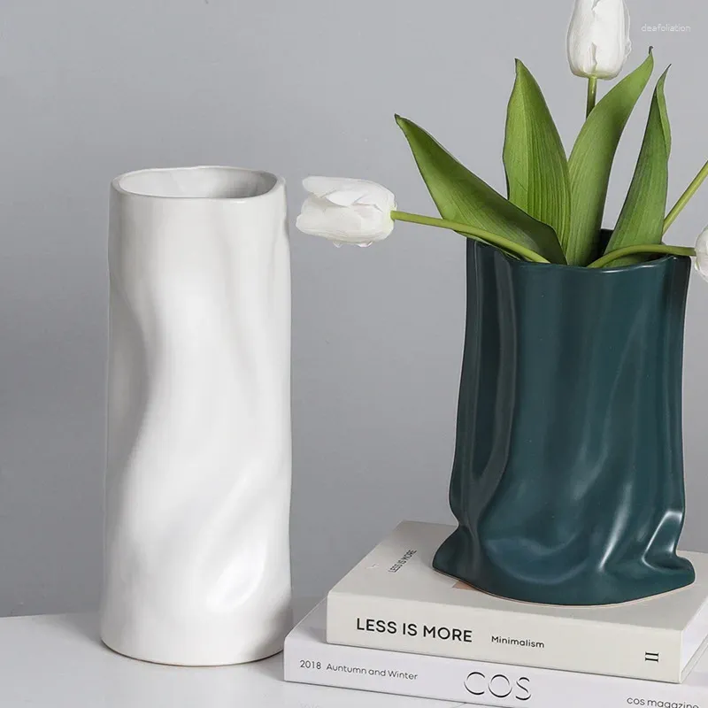 Décorations de table de salon Vases 2024 Nordic Light Luxury Luxur Silver Plated Vase Ornements Arrangement de fleurs en céramique
