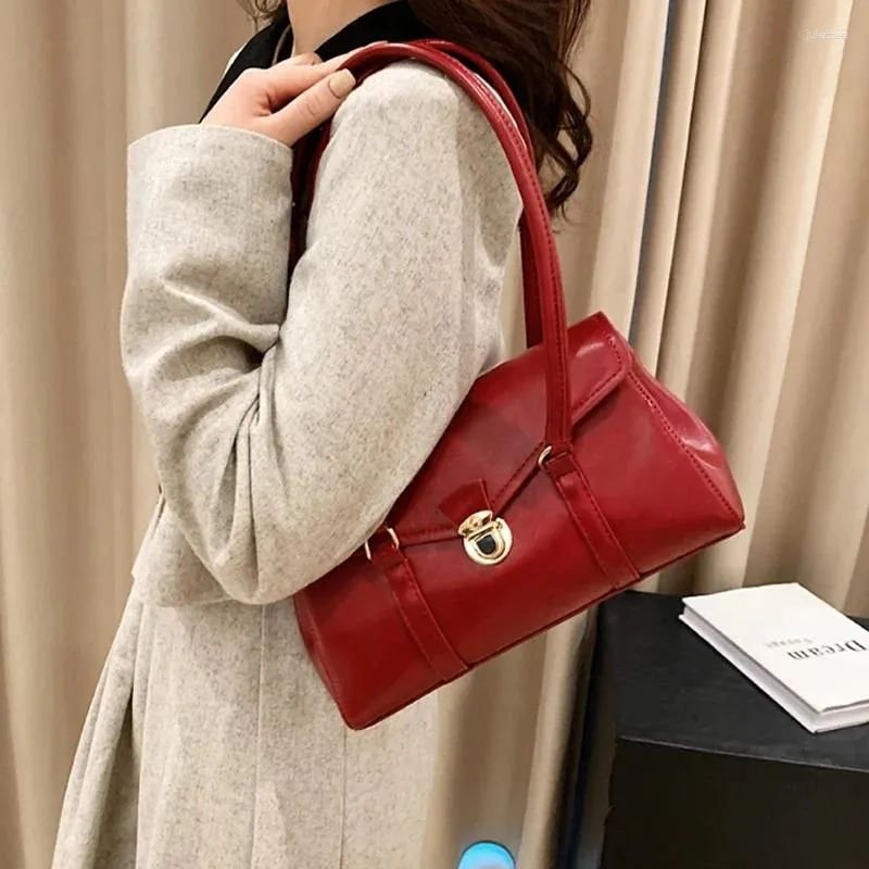 Totes Classic Pu Sac à bandoulière French Sac à main vintage 2024 Automne Winter Women Brand Bags Fashion Female Underarm Feme