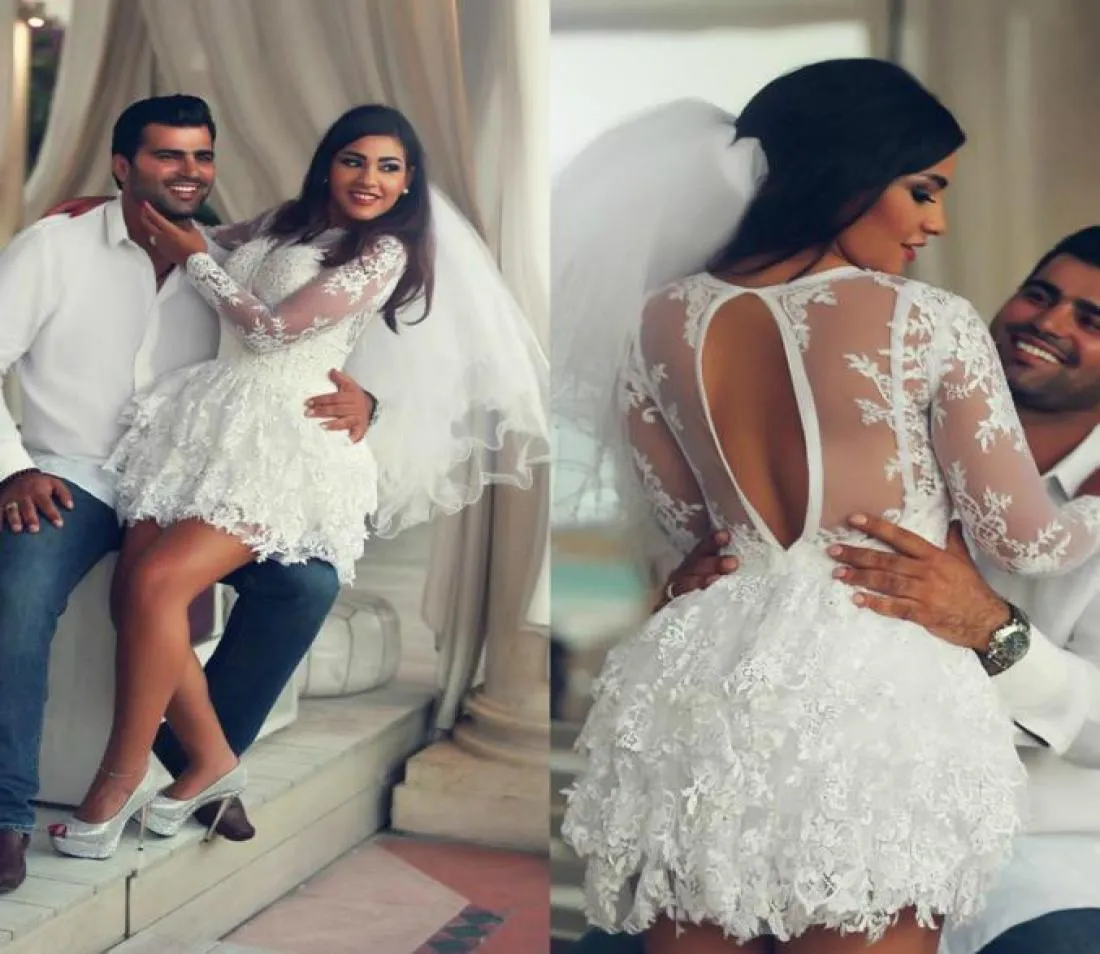 Kurze Spitzen -Hochzeitskleider 2019 Sexy Sommerperlenbrautkleider mit Ärmeln schiere eine Linie hohl Hochzeitskleid5837520