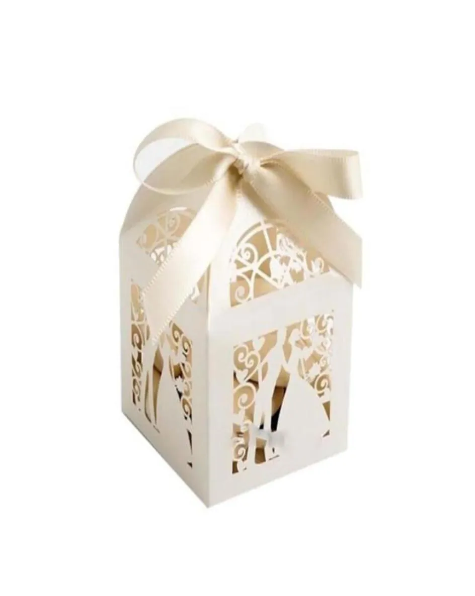 Geschenkwikkeling 100pcsset Wedding Gunsten Dozen Hollowout Paper snoepdoos met lint bruids Baby shower decoratie Supplies4603104