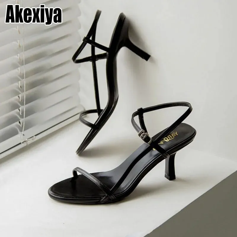 Summer Low Sandals Woman Beige Damskie buty wysokie obcasy Lowheeled Black Comfort Stiletto BC3791 240417