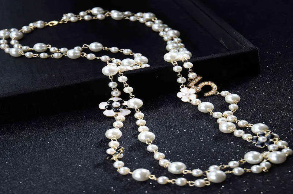 高品質の女性Camellia Pearl Pendants Necklace Double Layers Long Chains Collares De Moda Number 5 Flower Party Jewelry7476490