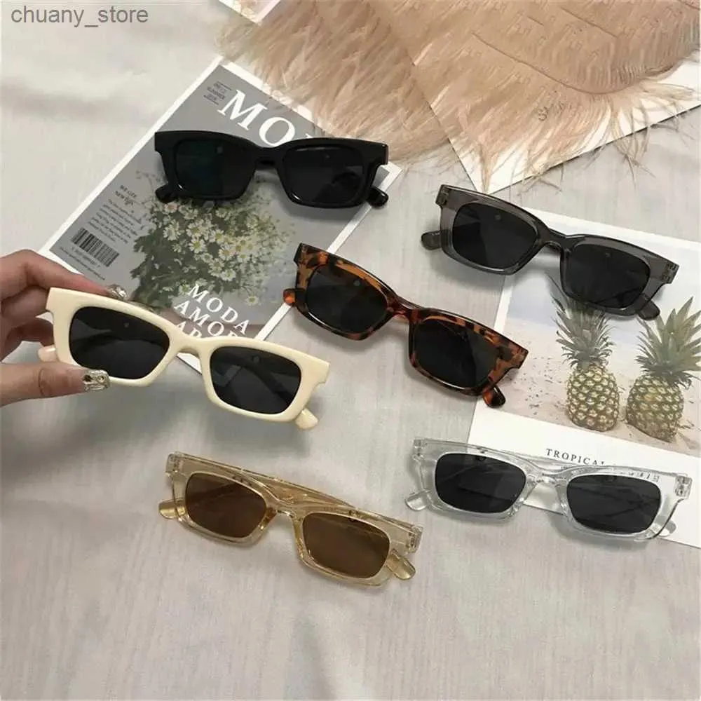 Lunettes de soleil Small Rectangle Lunettes de soleil Femmes OVAL Vintage Brand Designer Square Sun Sun pour femmes Shades Eyewear Anti-Glare UV400 Y240416