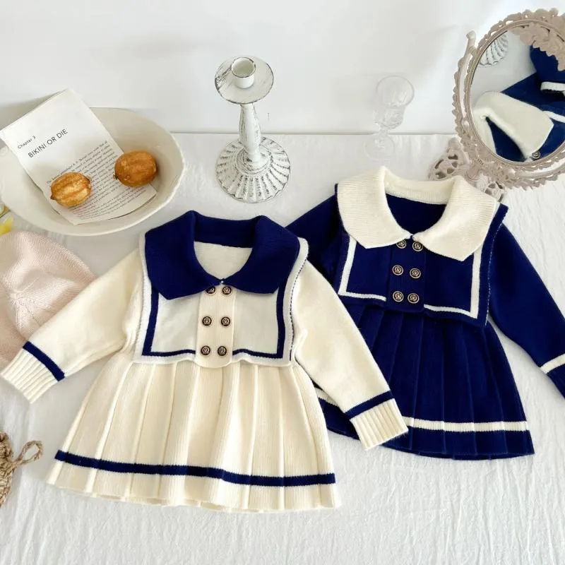 Flickaklänningar Autumn Winter Baby Girls Navy Collar Casual Dress Spädbarn Småbarn Stickande Prinsessan veckade barn LAPEL VARME KLÄDER