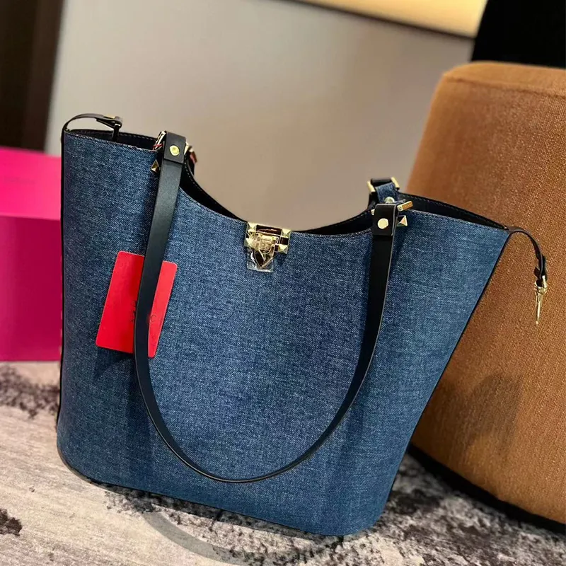 Luxus Fashion Designer -Umhängetaschen vielseitig für tägliche Geschäfte Verwenden Sie hochwertige echte Lederfrauen, die Handtaschen Taschen sind
