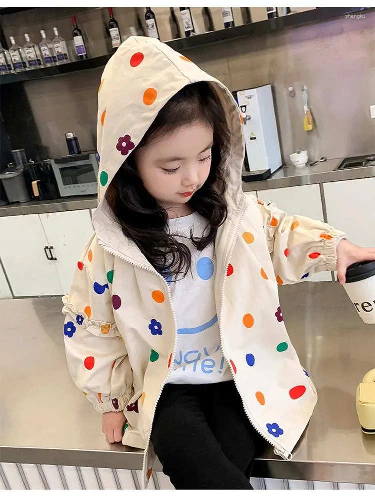 Vestes Trench-Coat Girls Spring and Automne 2024 Children's Trendy Casual Baby Fashionable Hooded Top