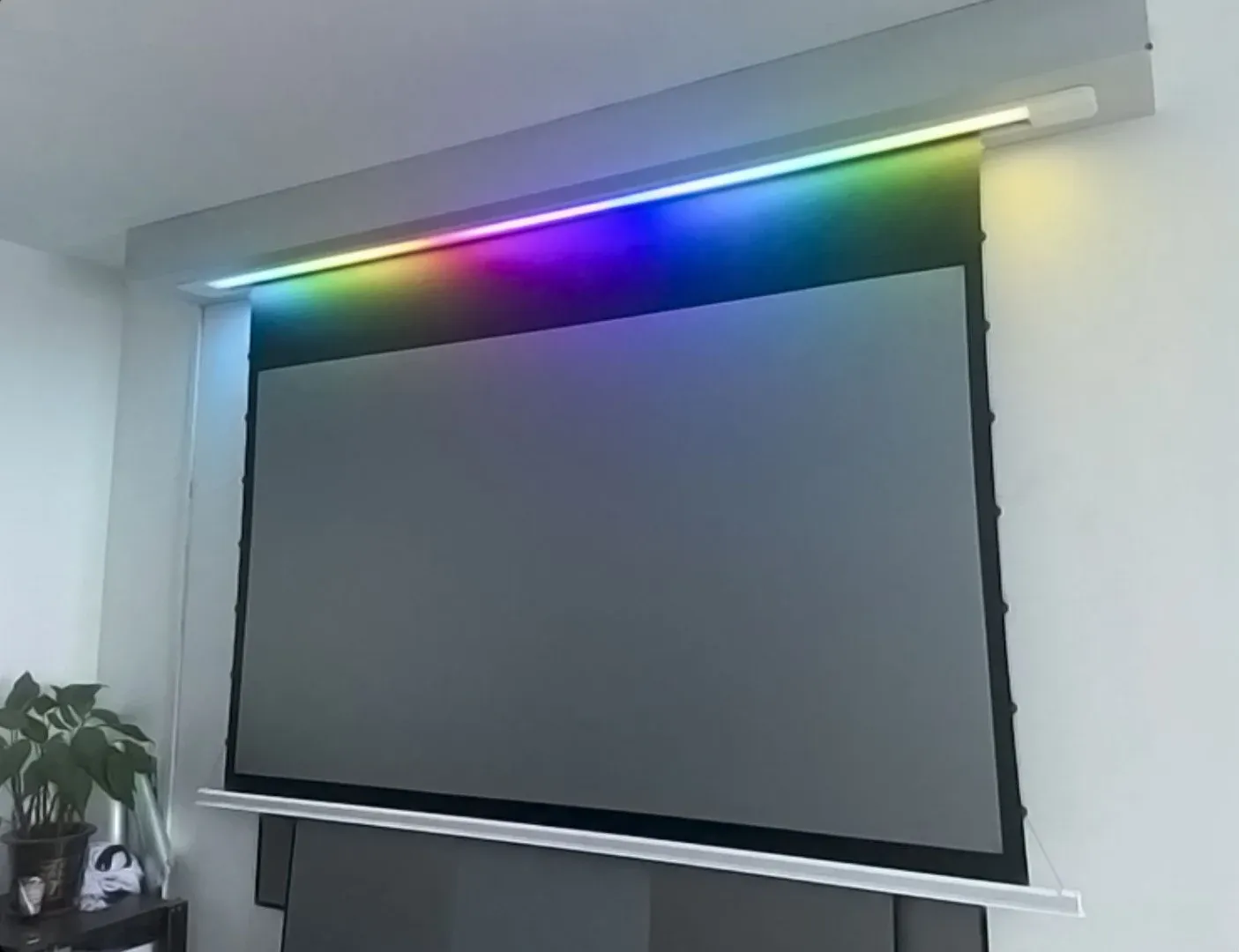 Экран моторизованного потолка моторизованного проектора UST ALR Экран Full HD 8K Daylight Ecrem