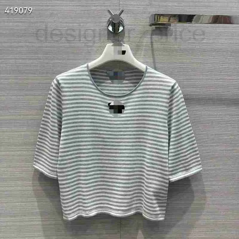 Kvinnors stickor Tees Designer Sticked Top 2024 Spring New Style Small Round Neck Contrast Design Kort stickad topp UH2J