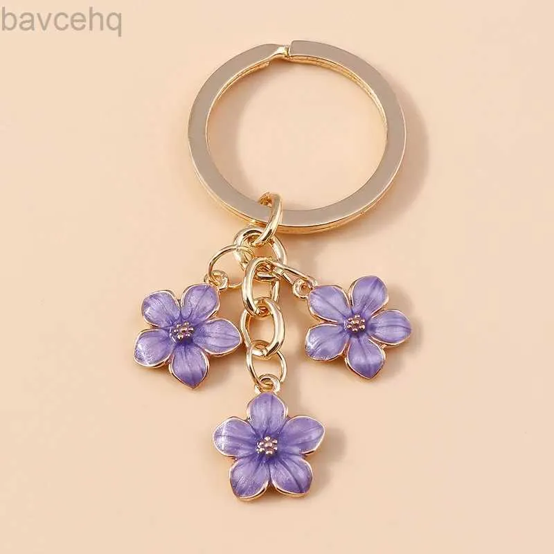 Keychains Lanyards Cute Enamel Keychain Colorful Sakura Flower Key Ring Sweet Key Chains for Women Girls Handbag Accessories DIY Jewelry Gifts d240417