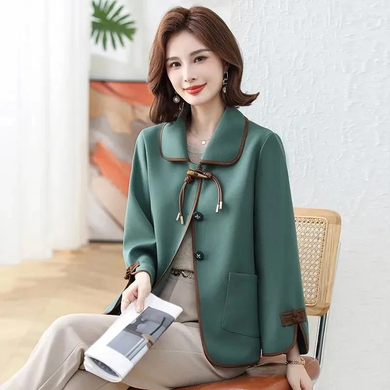 Damesjassen mode Chinese stijl lente herfstjas 2024 van middelbare leeftijd ouderen jas met één borsten met een borte windbreaker vrouwelijk