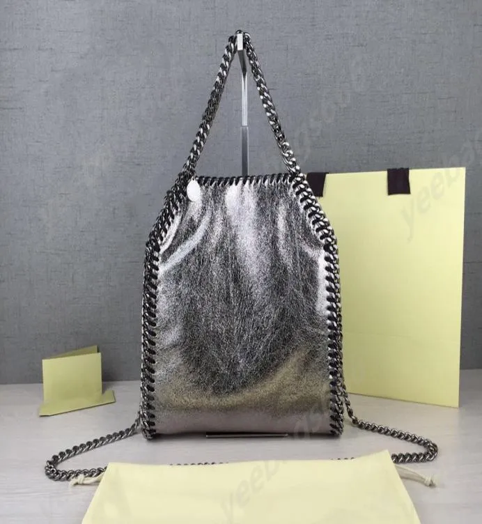 En diagonale à travers différentes tailles grandes et petites petites poignées de main mini sac de créateur célèbre femelle falabella sac8824823