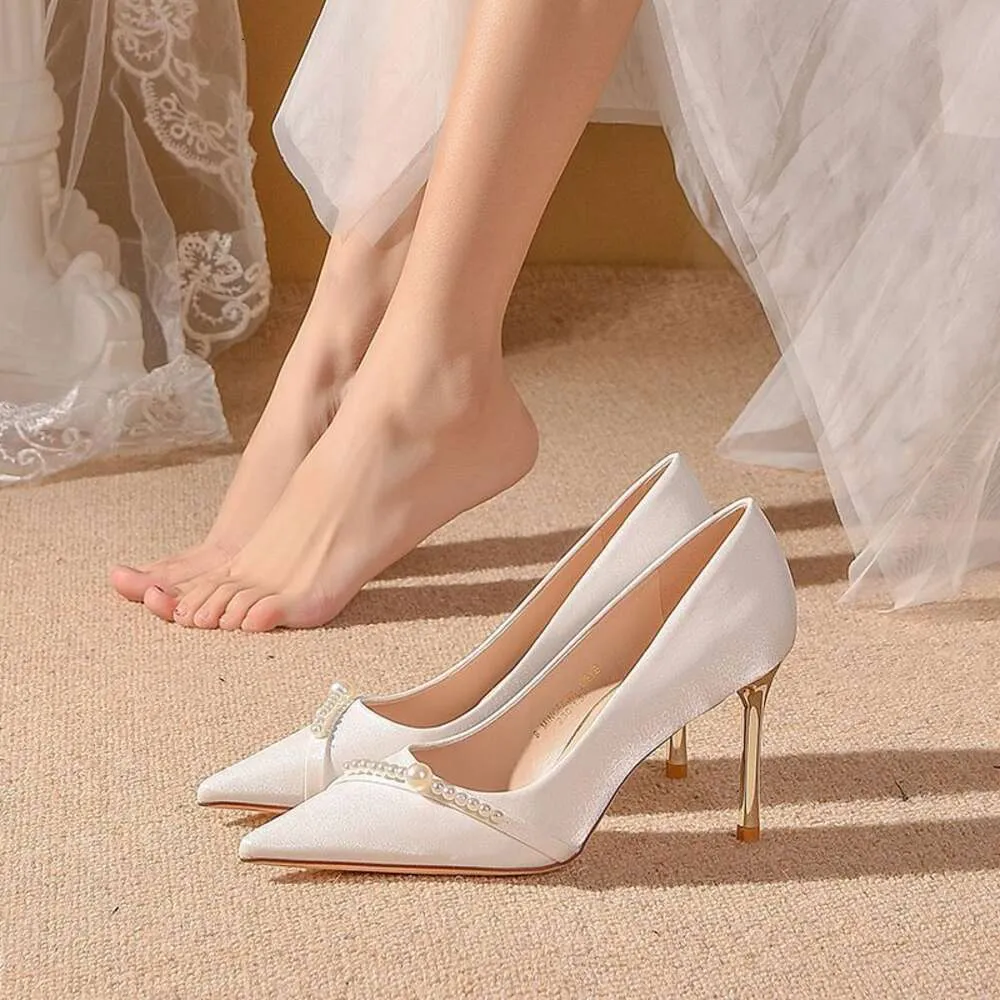 女性用夏の靴花嫁ポンプ女性のための靴