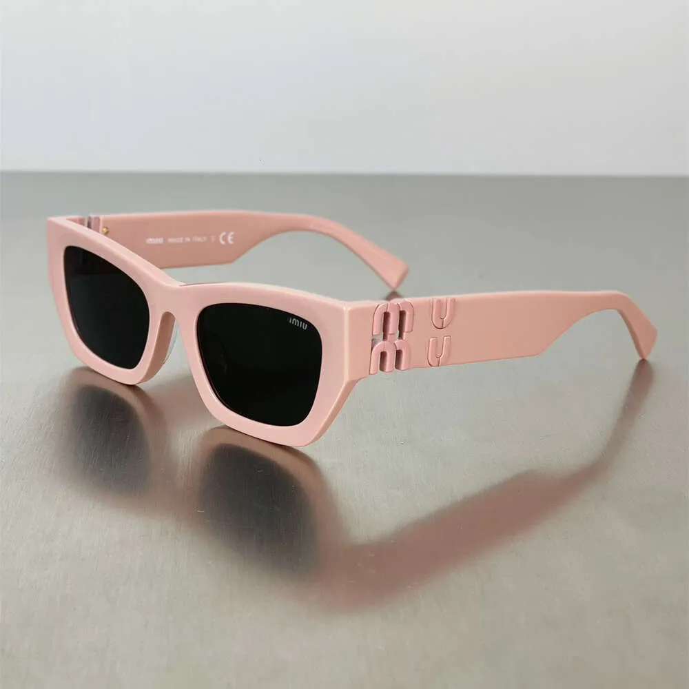 Mui Mui Sunglasses 2024大きなフレーム眼鏡パネルサングラスウインドプルーフサンプルーフエレガントなUV抵抗性屋外レクリエーションスポーツサイクリング眼鏡付きロゴボックス