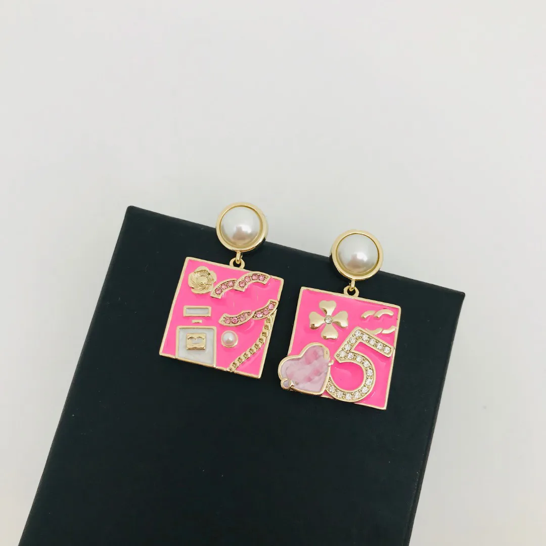 Trendy ontwerper Brass Stud-oorbellen vierkante hanger roze glazuur Multi-patroon Combinatie oorbellen voor vrouwen en mannen Fashion Jewelry Gifts