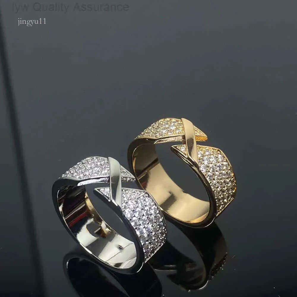 Vanclef Naszyjnik Projektant Chaumets pierścień pierścień moissanite biżuteria Shangjiamei Vgold Cross Full Diamond Full Sky Star Pierścień żeńska modna nowa diament inlai