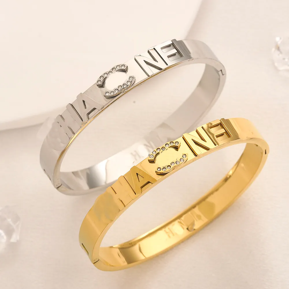 Bracelets de design de mode Femmes Bangle Designer Bijoux Gold plaqué en acier inoxydable Amoureux de mariage Gift Bangles