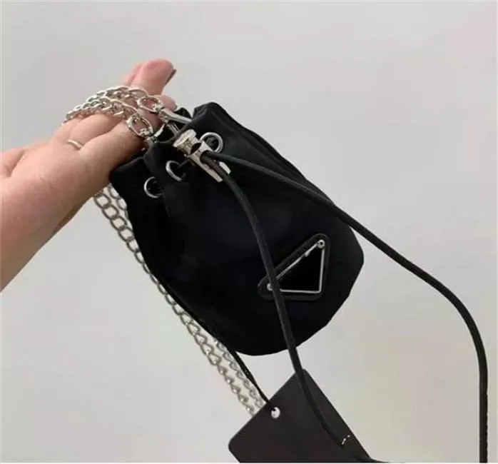 Moda Women Keychains Small Long Chain Messenger Messenger Bags Classic Hand Bag Bucket Keychain7478012