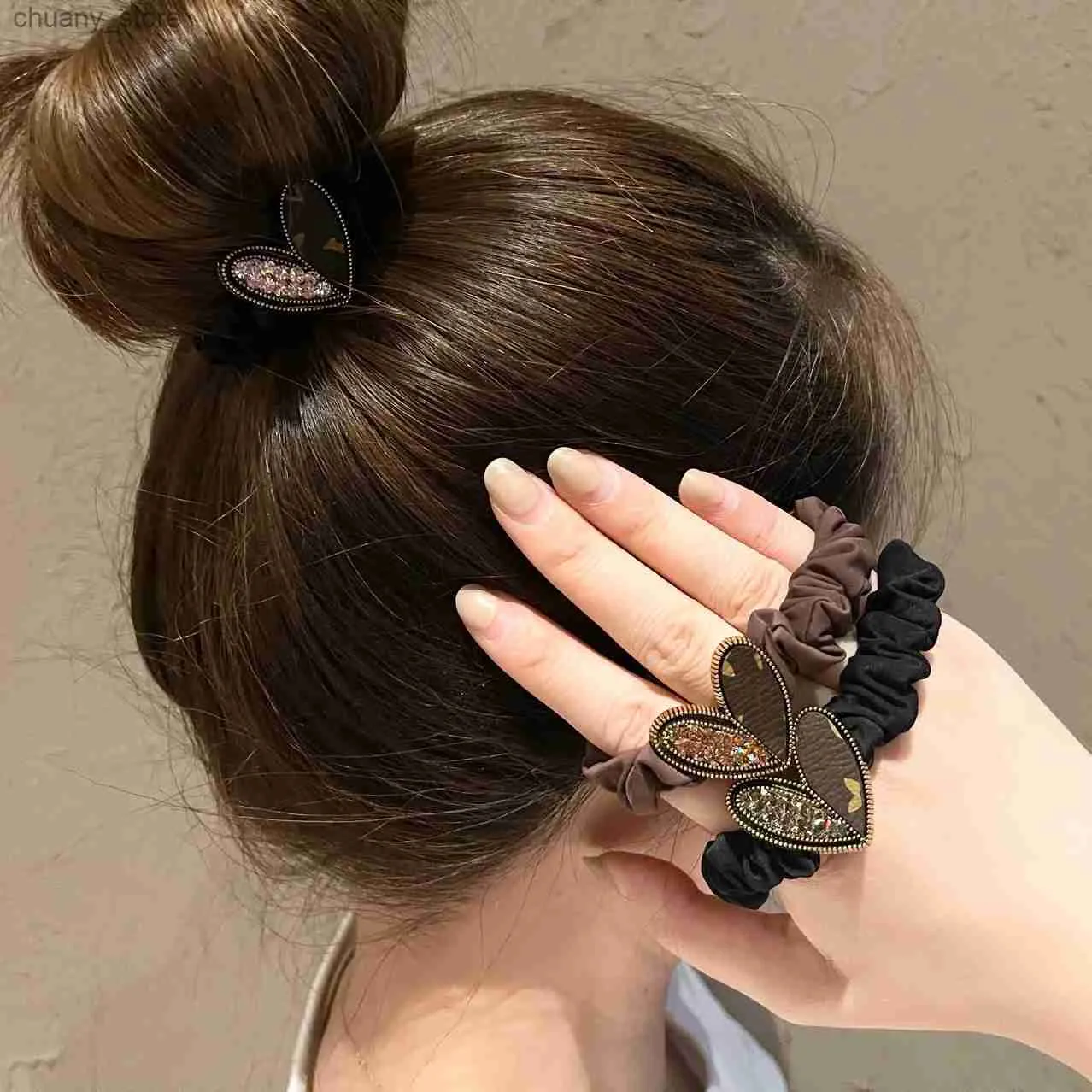 Hair Rubber Bands New Fashion Wavy Rubber Bands Scrunchie Hair Rope High Elastic Hair Band Heart-shaped Rhinestones For Ladies Ponytail Headbands Y240417