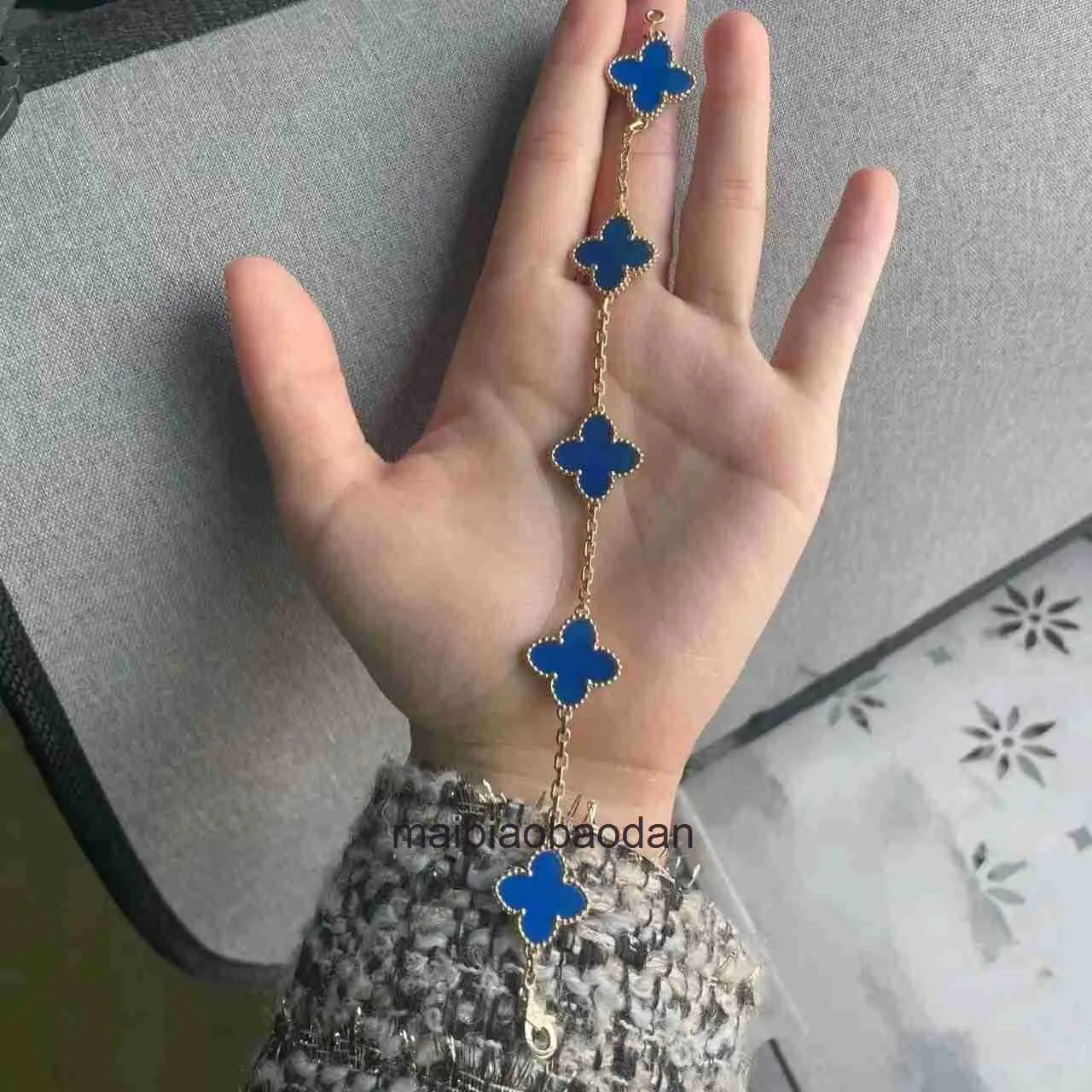 Designer 1to1 Bangle Luxury Jewelry High Version Fanjia Four-Leaf Clover Five Flower Armband Womens Blue Agate 18K Rose Gold Bone Chain Sydkorea