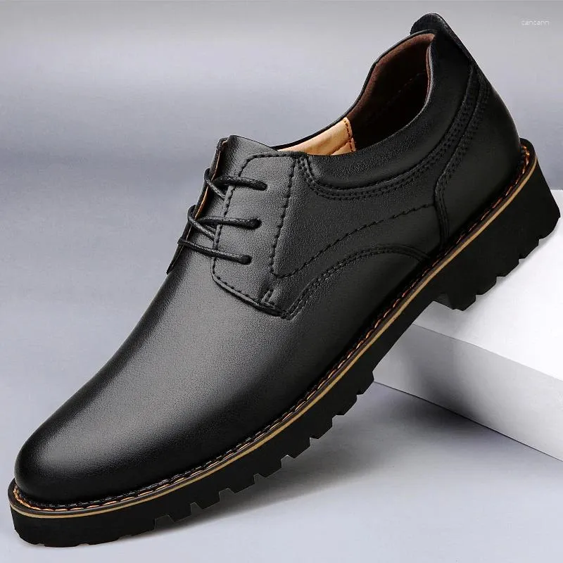 Sapatos casuais homens confortáveis masculinos de couro genuíno design de moda de moda vestido de noiva formal para