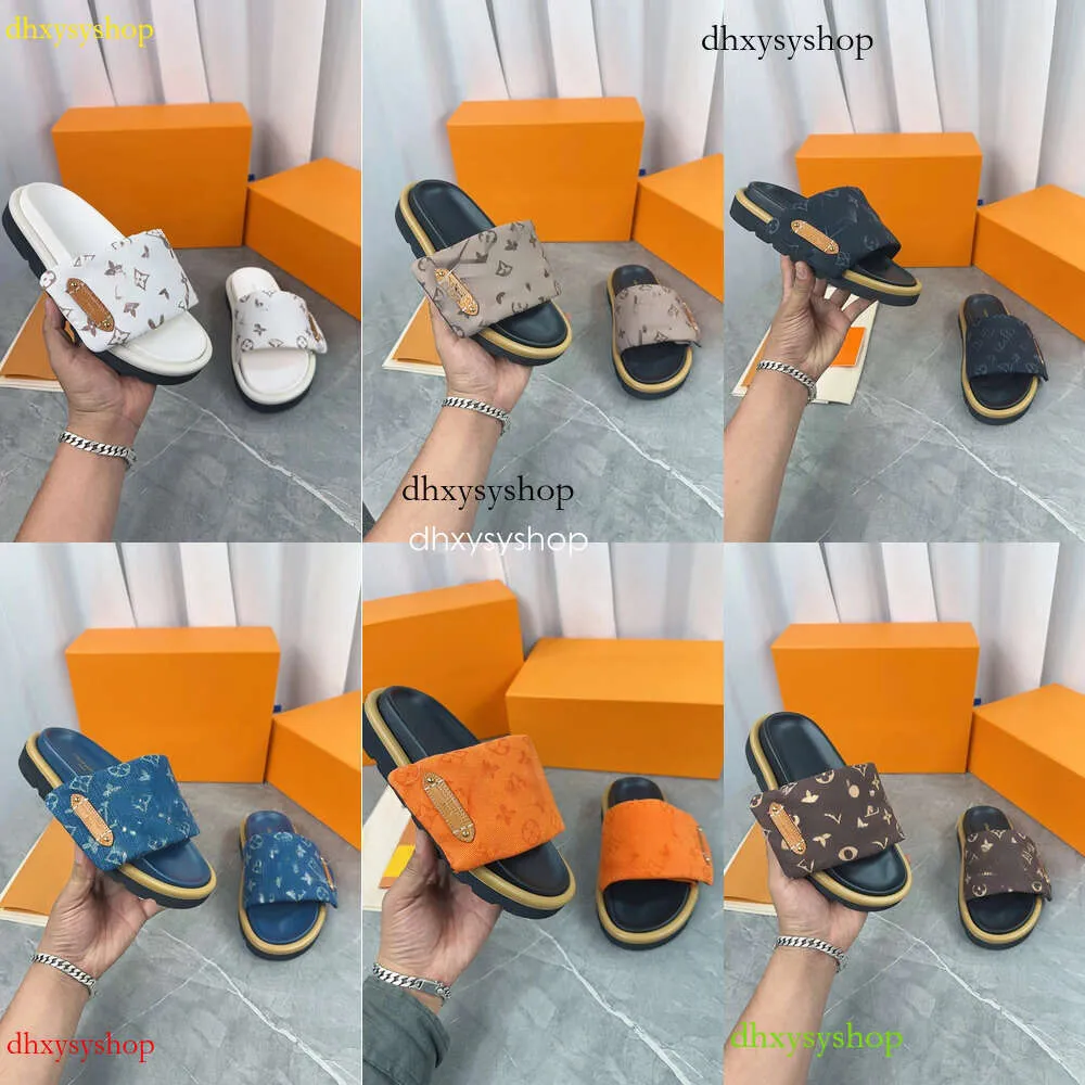 2024 Projektowniki Slajdy Slajdy basenowe Platforma Platforma Klasyczna marka Summer Beach Outdoor Casual Buty Flat Shoe Rozmiar 35-45