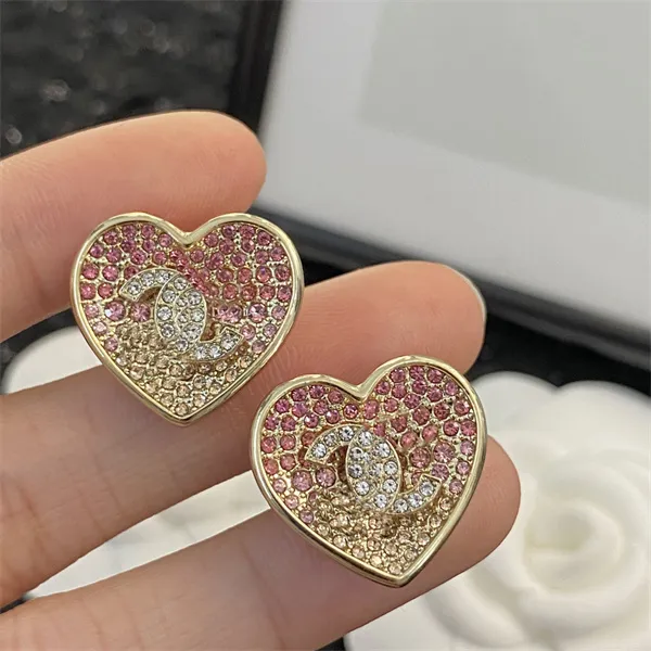 2023 Senaste studörhängen Chanells Luxury Designer Jewelry Women Classics C Logo Hoop Earrings Fashion Accessories 324