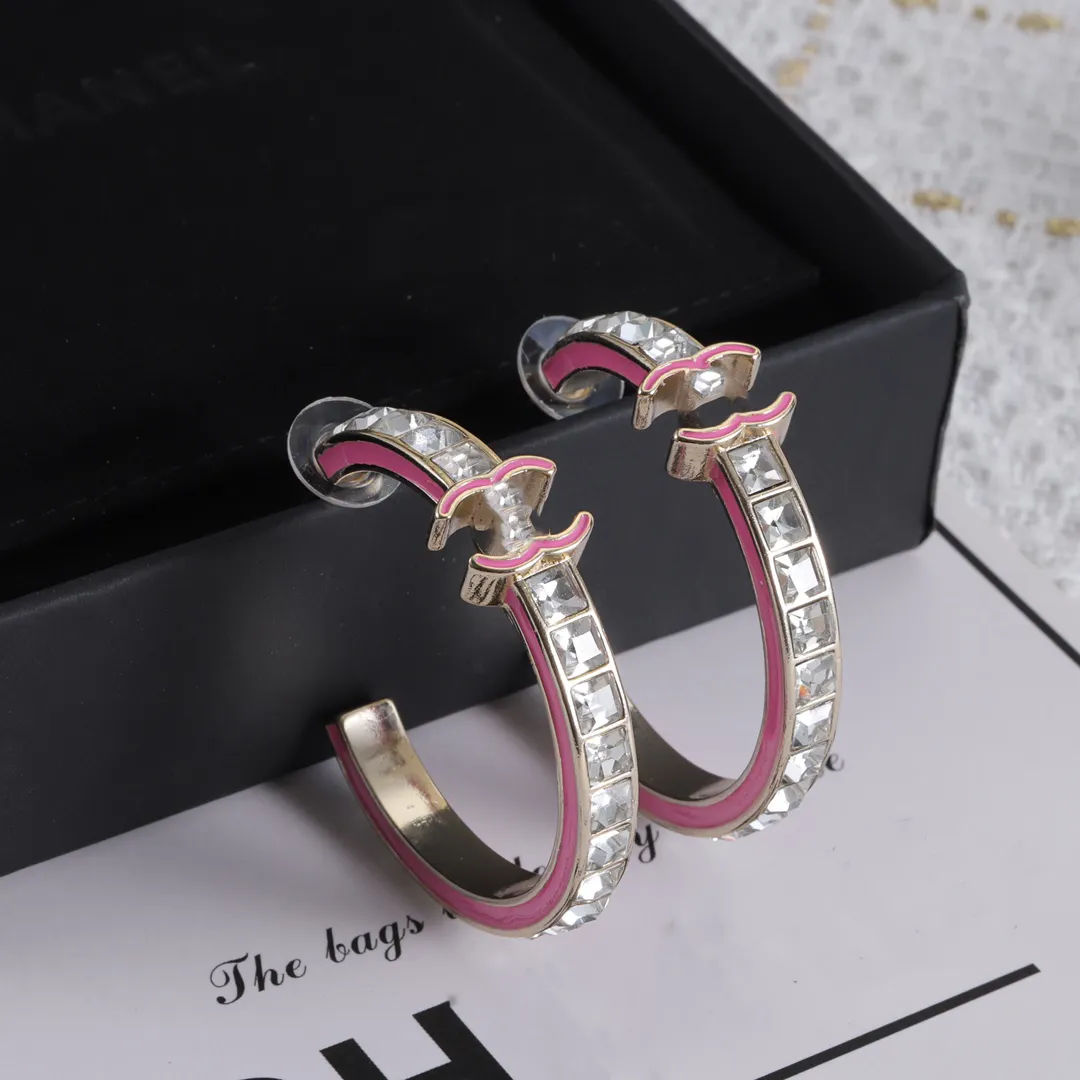 Klassisk designerörhängen Stud Pink Double Letter Geometric Set Crystal Luxury Brass Earrings Wedding Present smycken Tillbehör