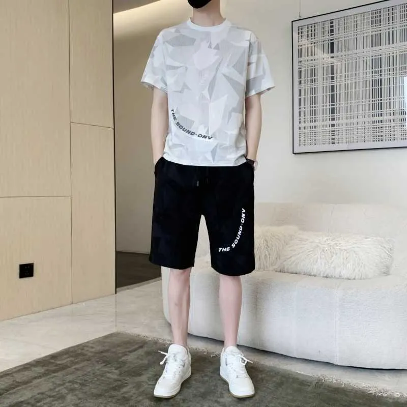 Summer Ice Silk Mens Casual Set Trendy tryckt kort ärm T-shirt Stora shorts Sport Två bit