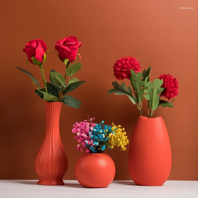 Vases Nordic Creative Red Ceramic Vase Accessoires Artisanat Home Livre Bureau d'ameublement Ornements Table basse Décoration Figurines