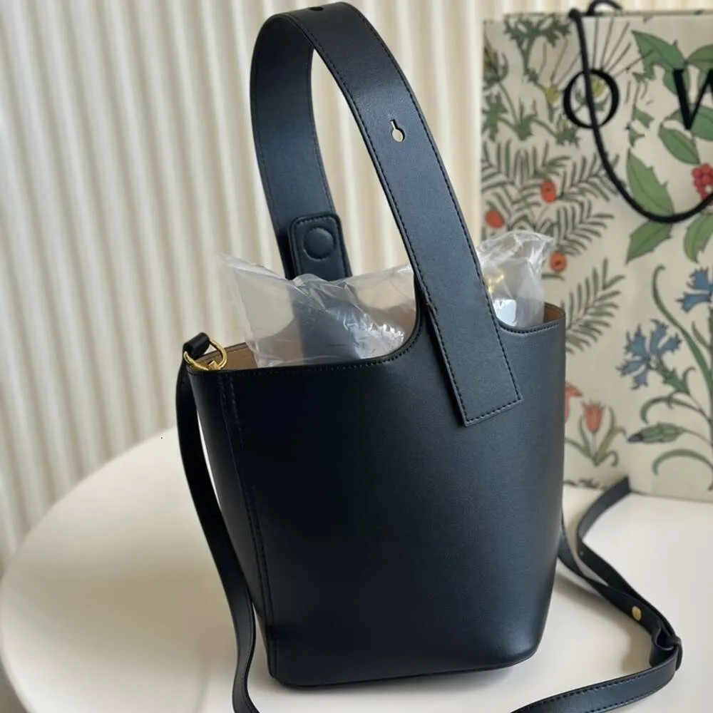 Bolsa de sacola preta de bolsa preta bolsa de balde de pequena capacidade de couro para mulher cyx041703