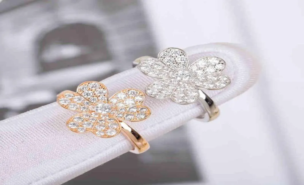 Avrupa ve Amerikan Lüks Full Elmas Çiçek Yüzüğü Bayanlar Klasik 925 Gümüş Goldplated Moda Markası Mücevher Hediyesi7309585