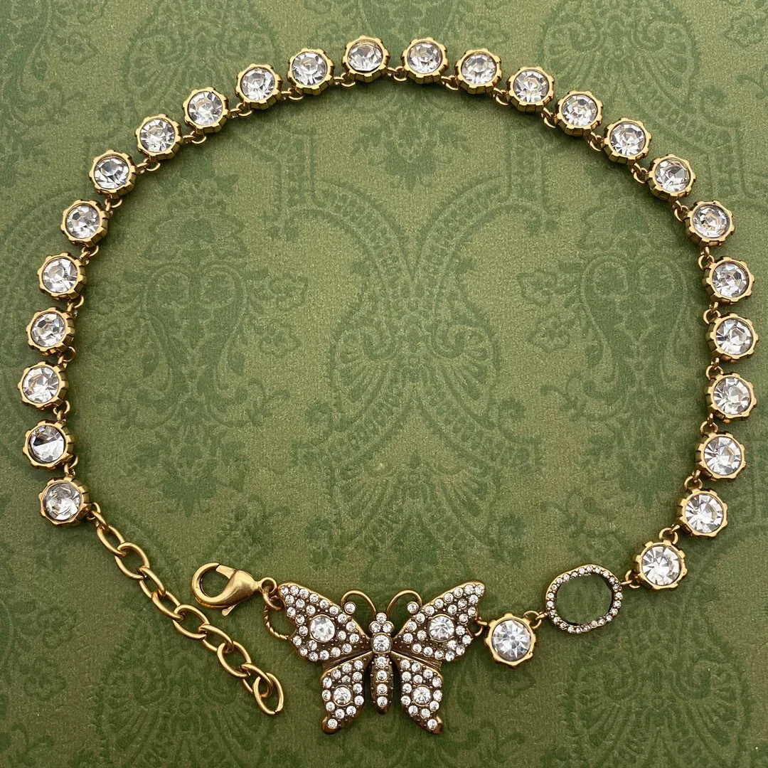 ファッションネックレスペンダントダイヤモンドネックレスでいっぱいの新しい蝶ペンダントネックレスデザイナージュエリーレースとネックレスボックス付き