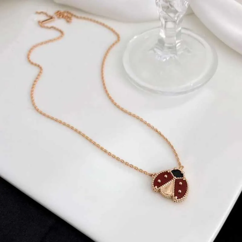 Marka projektanta Gloden van Clover Ladybug Naszyjnik Women Red Agate Wiselant Chain 18k Rose Gold
