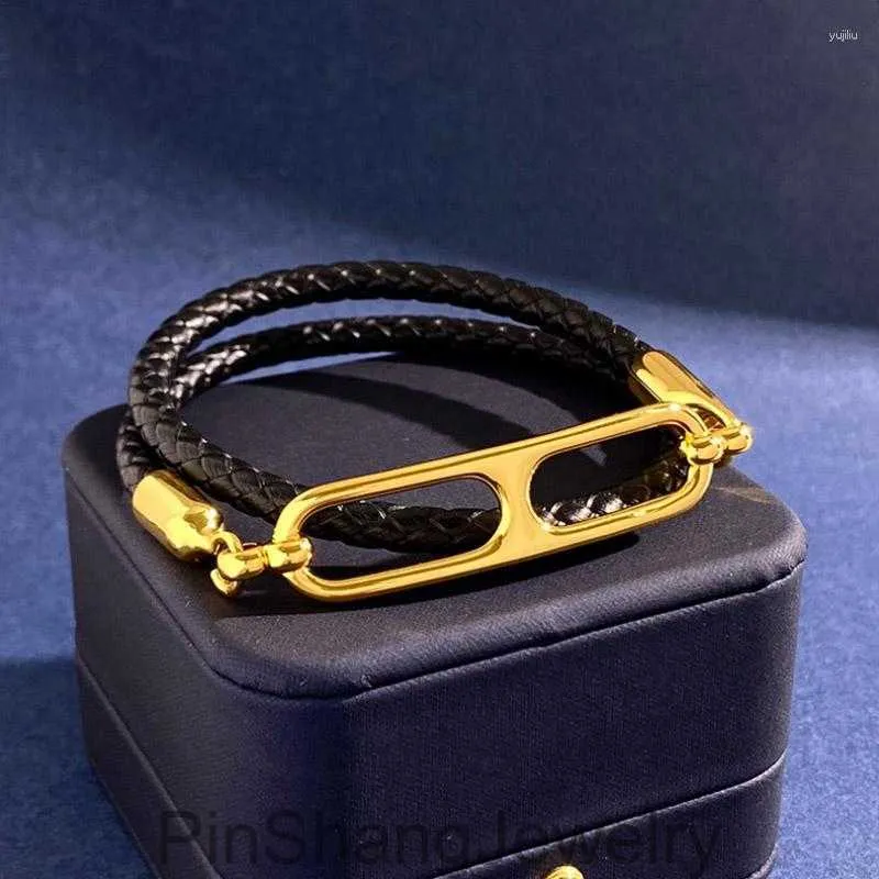 Bangle donia sieraden Europese en Amerikaanse mode varkensneus titanium staal luxe dubbele ring lederen armband