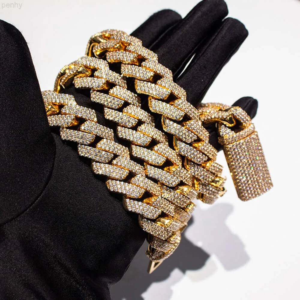 Hip -Hop -Rapper Cuban Chain 10k Gold 18 mm Breite Drei Zeilen Moissanite Vollfahrt Out Link Halskette
