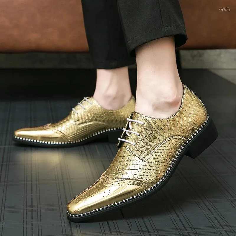 Casual Shoes Italienische Männermodetkala Gold Geschäfte formelles Patentleder spitzer Zehenparty Kleid Oxford