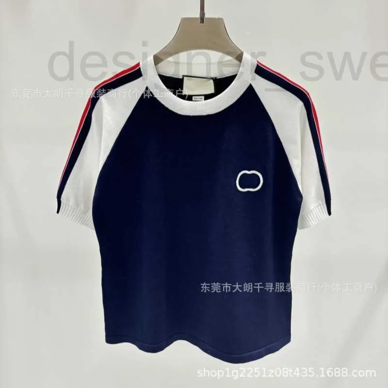 Kobiety Dysekty Designer 24 Summer Nowa wysoka wersja amerykańska sportowa koszulka haftowana literami na klatce piersiowej i blokujące kolorowe krótkie rękawy G0M8
