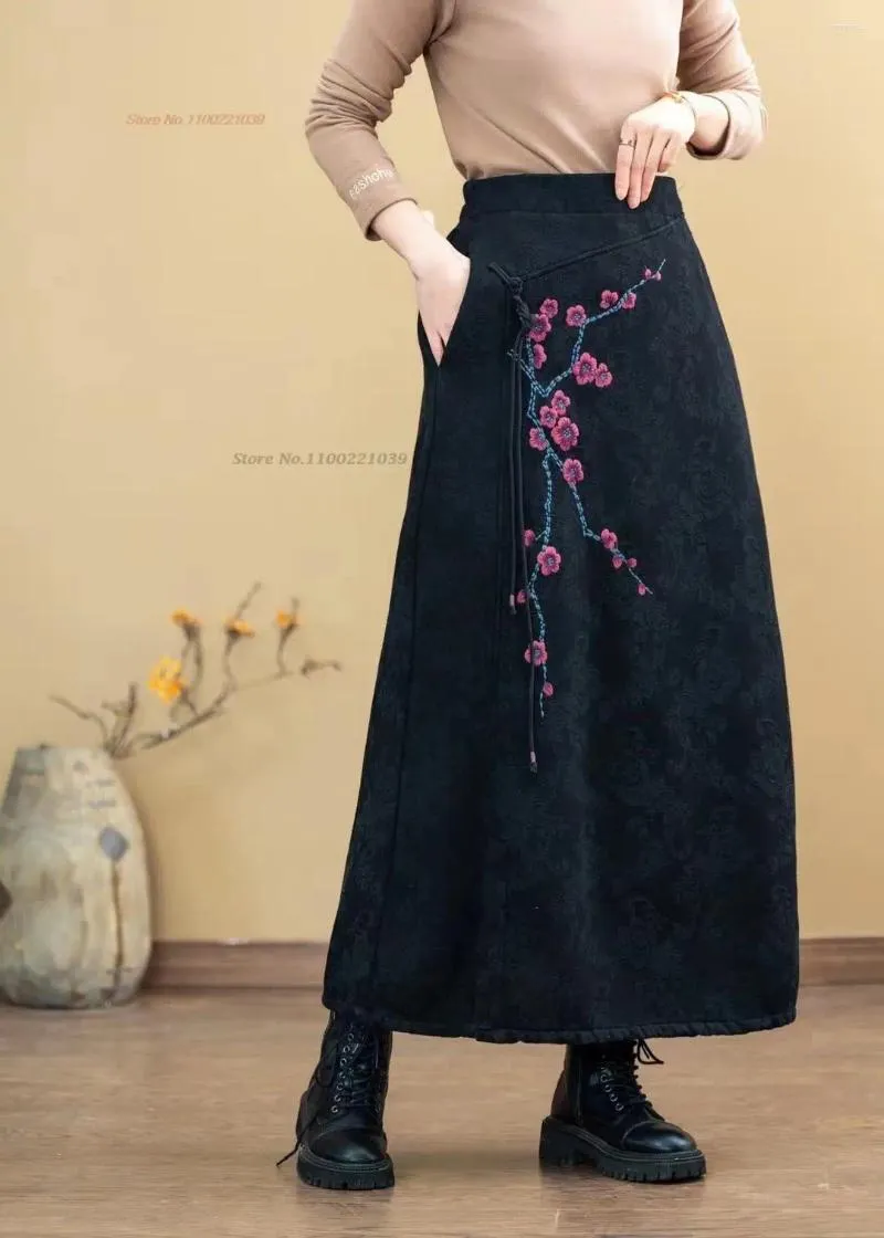 Ethnic Clothing 2024 Chinese Vintage Skirt National Flower Embroidered Cotton Linen Jacquard Oriental Folk A-line Fleece Lined