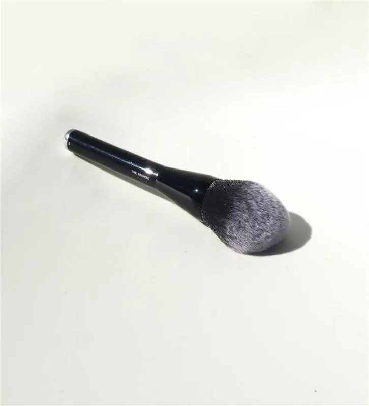 MJ -серия The Bronze Bronzer Brush #12 - Y большая голова для порошковой бронзеры быстрого отделки - Beauty Makeup Blender Tools1285367