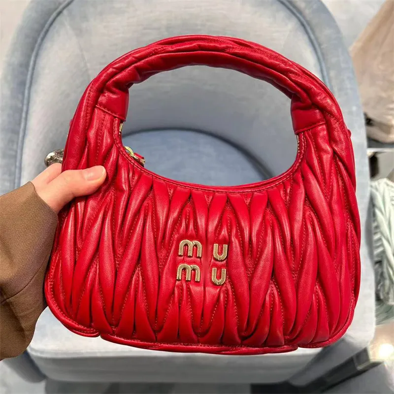 Mujer Wander Matelasse Miumiubag Bolso de bolso Correa de cuero Lady Crossbody Tote Designer Bolsas de diseño de hombro Luxury Pochette Mens incluso Bolsas de axila