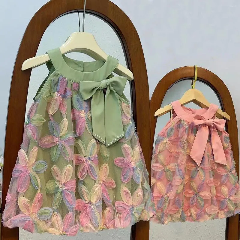 Kız Elbiseler Çocuklar Elbise 2024 Yaz Kore Edition 3D Petal yaka büyük yay inci batı tarzı kızlar için