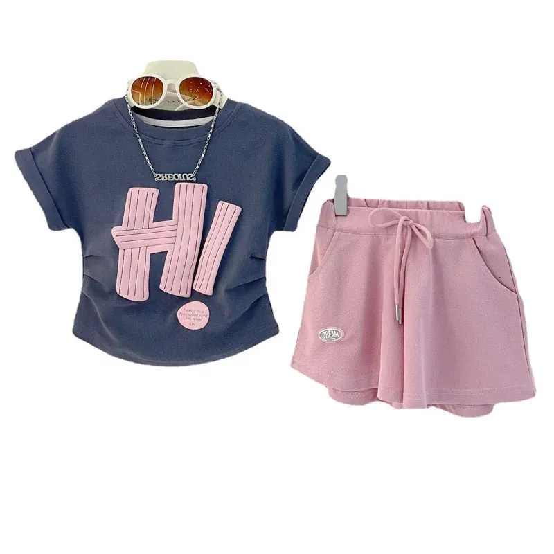 Meisjeskleding Sets 2024 Zomer kinderen shortsleeveved pak tienerbrief t -shirt shorts tracksuit outfit kleding set 240410