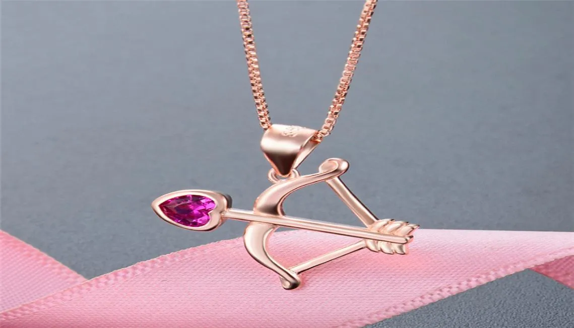 Nova chegada 100 S925 Sterling Silver Incorporado Zircão Criativo Love Bow and Arrow Colar Cupid039s Arrow Women Rose Gold Pend8091816