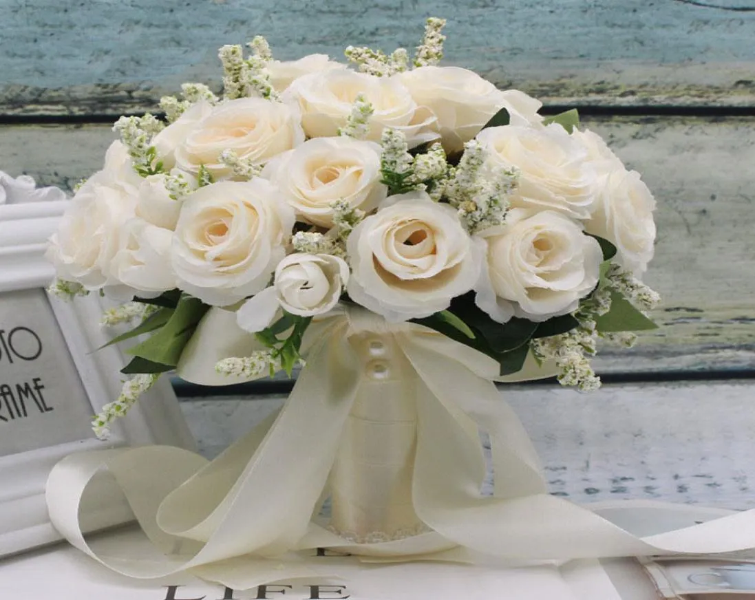 Håller blommor Artificial Natural Rose Wedding Bouquet med siden Satin Ribbon Bridesmaid Bridal Party5721948