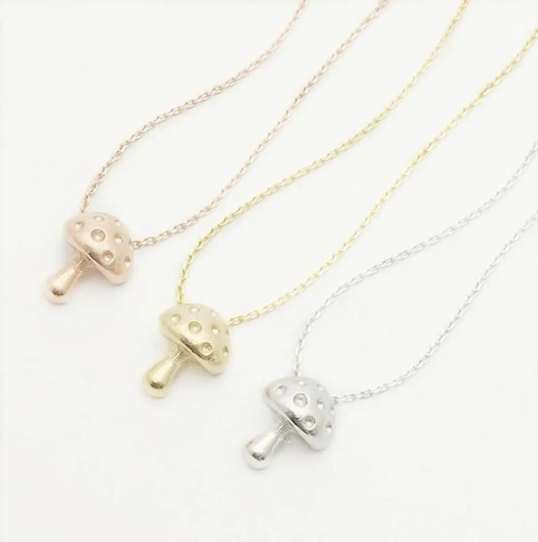 Trendy Mushroom Pendant Necklace threedimensional Design Suitable for Girl And Women Gold Silver Rose Three Color Optional4241729