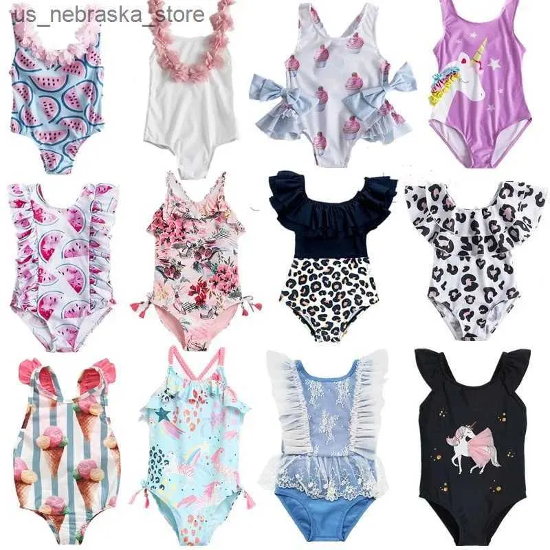 One-Pieces One piece baby swimsuit 1-5Yrs tight fitting girl swimsuit 2023 fashionable floral cute childrens swimsuit summer beach swimsuit Q240418