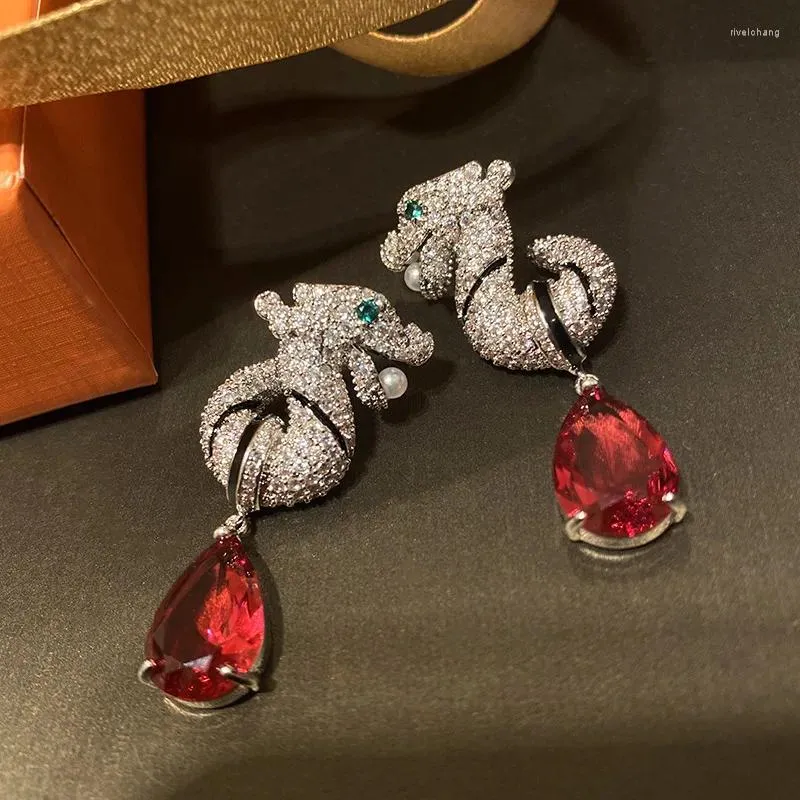 Boucles d'oreilles étalon