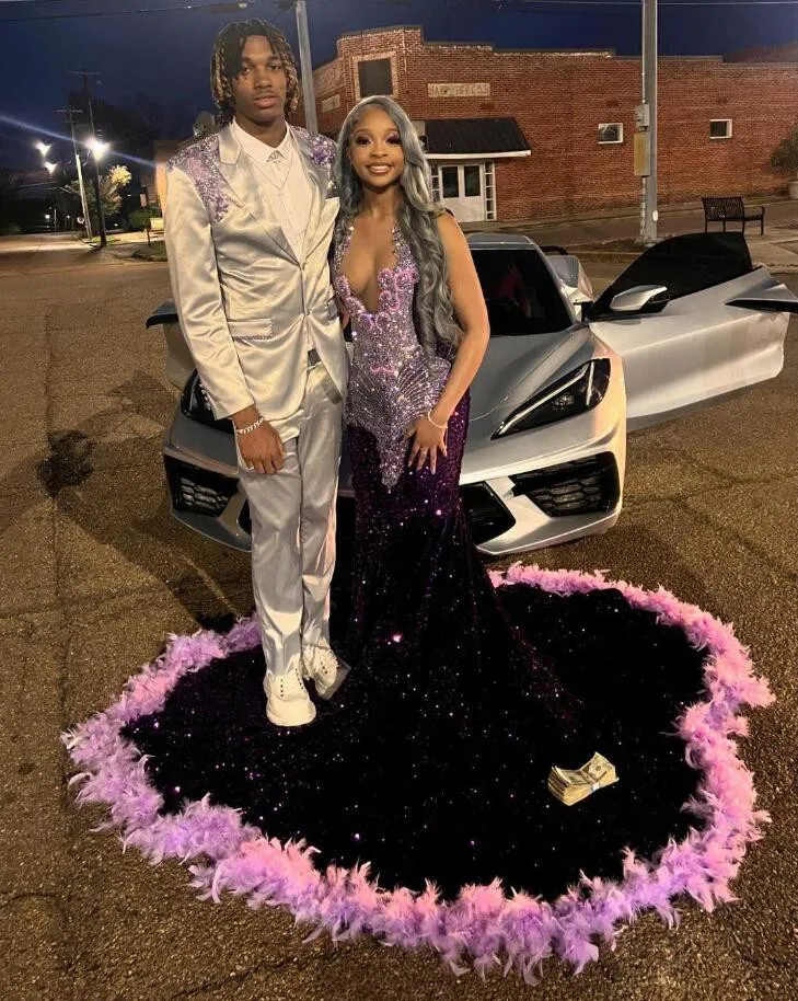 Purple Grape Sparkly Prom Dress with Lace Applique and Beaded Sequins Floor-Length Evening Gown from Dhgate Prom Dresses - price 196.69 Purple Grape Sparkly Prom Dress with Lace Applique and Beaded Sequins Floor-Length Evening Gown from Dhgate Prom Dresses - price 196.69